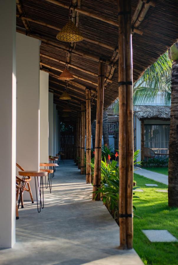 Sala Tuy Hoa Beach Hotel Bagian luar foto